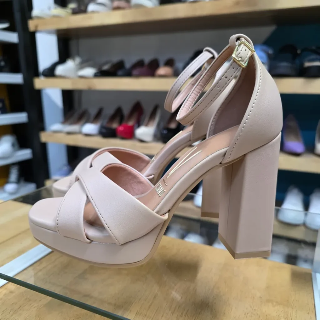 Vizzano Sandalia Tacón Cuadrado Con Plataforma – Beige