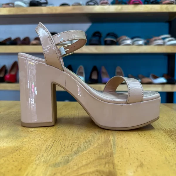 Vizzano Sandalia Tacón Cuadrado - Beige Charol