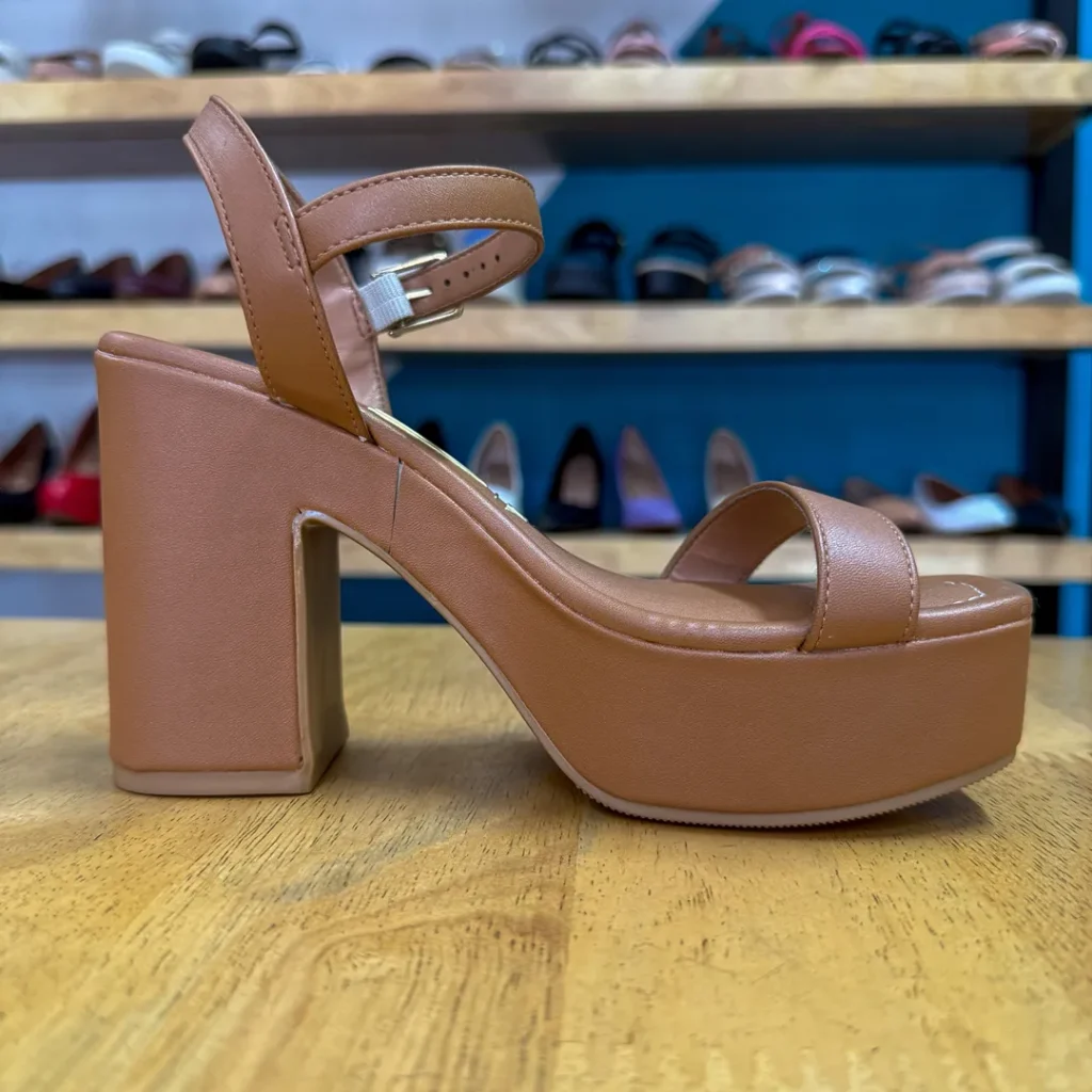 Vizzano Sandalia Tacón Cuadrado – Camel