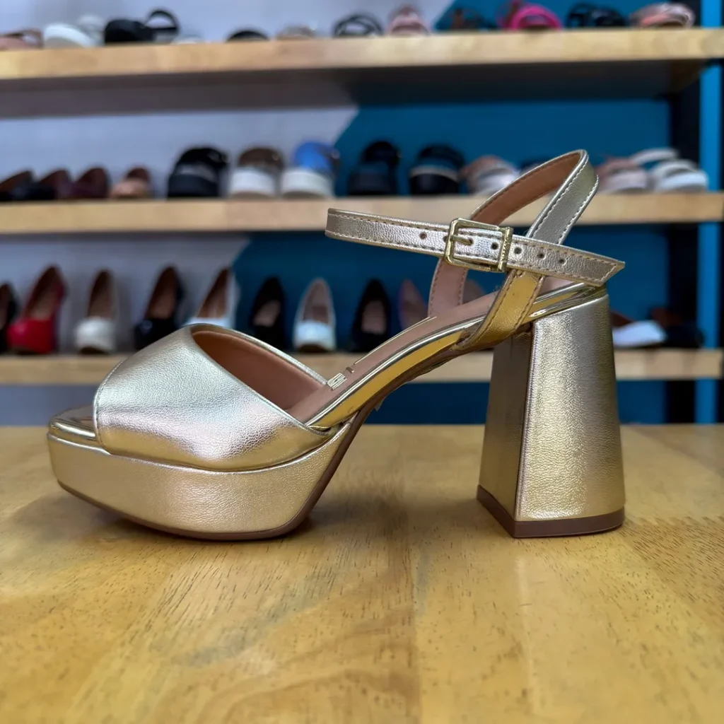 Vizzano Sandalia Tacon Alto Con Plataforma – Dorado
