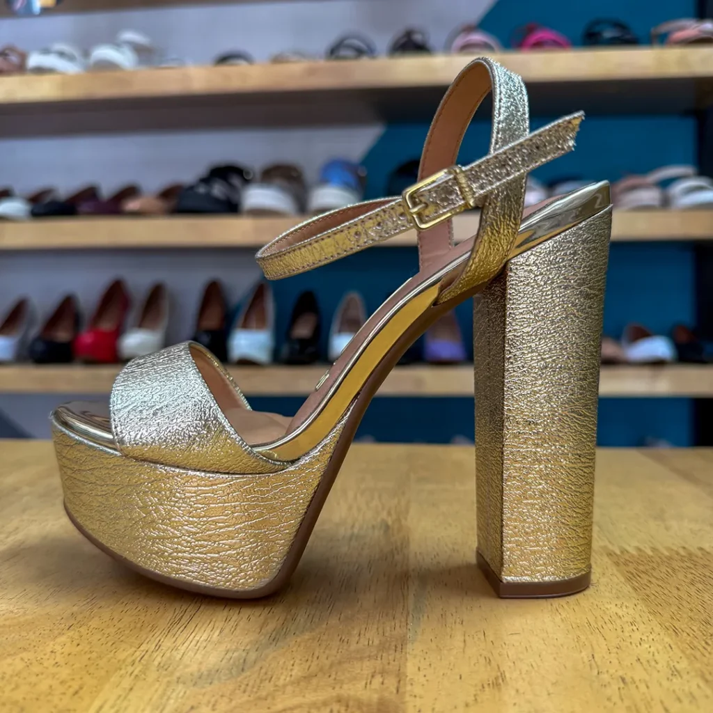 Vizzano Sandalia Tacón Alto Con Plataforma – Dorado