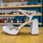 TACÓN SANDALIA CON PLATAFORMA BLANCO, foto 3