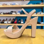VIZZANO SANDALIA TACON CON PLATAFORMA BEIGE CHAROL, foto 3